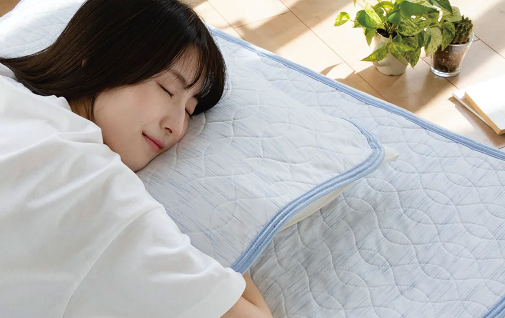 眠れない夜に終止符を！ ロマンス小杉「アイスミン敷きパッド」キャンペーン！